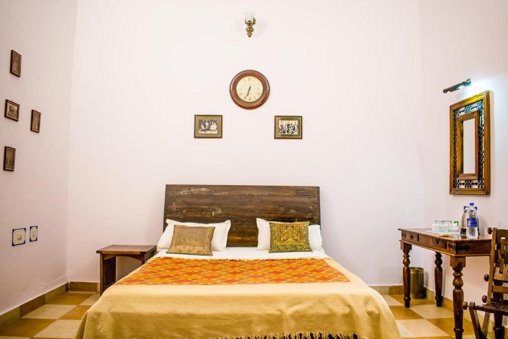 Room image 4