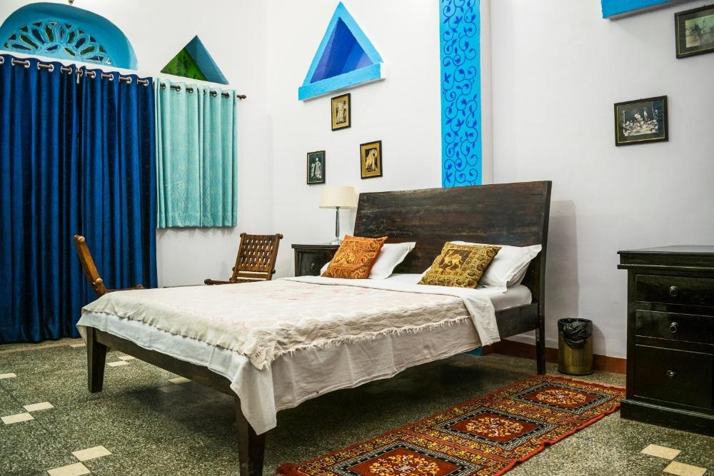 Room image 4