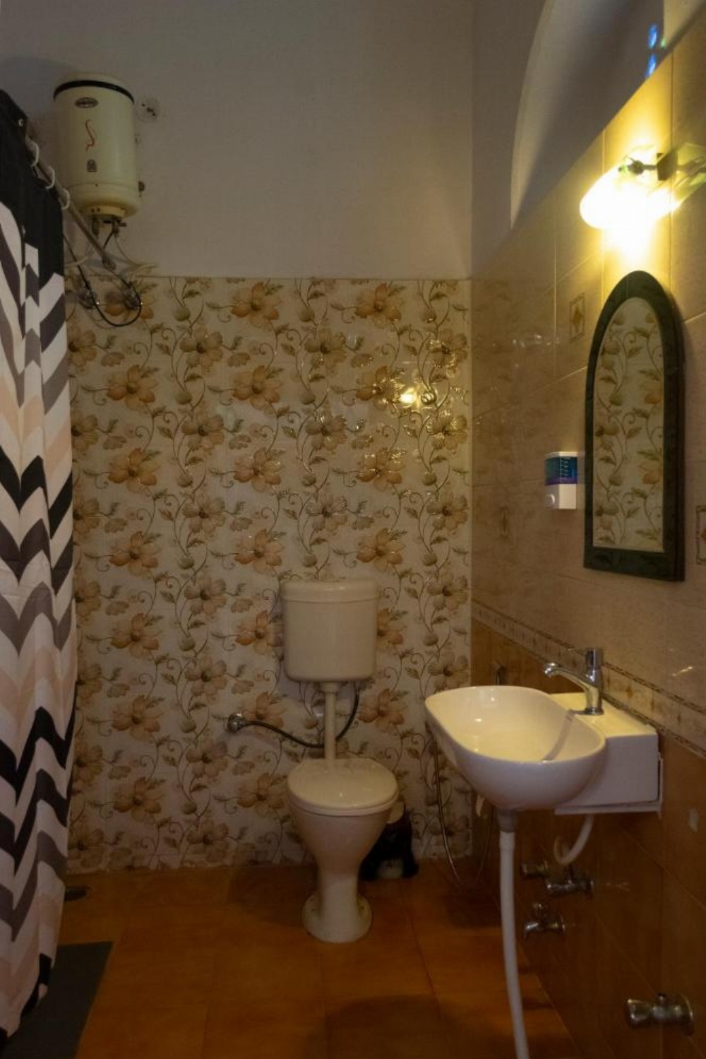 Room image 3